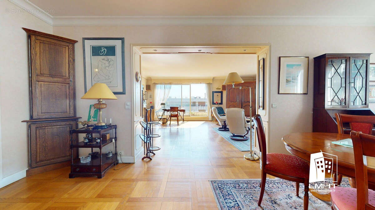 Appartement à VILLE-D&#039;AVRAY