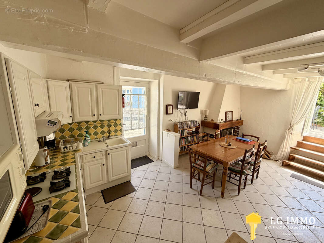 Maison à MORTAGNE-SUR-GIRONDE