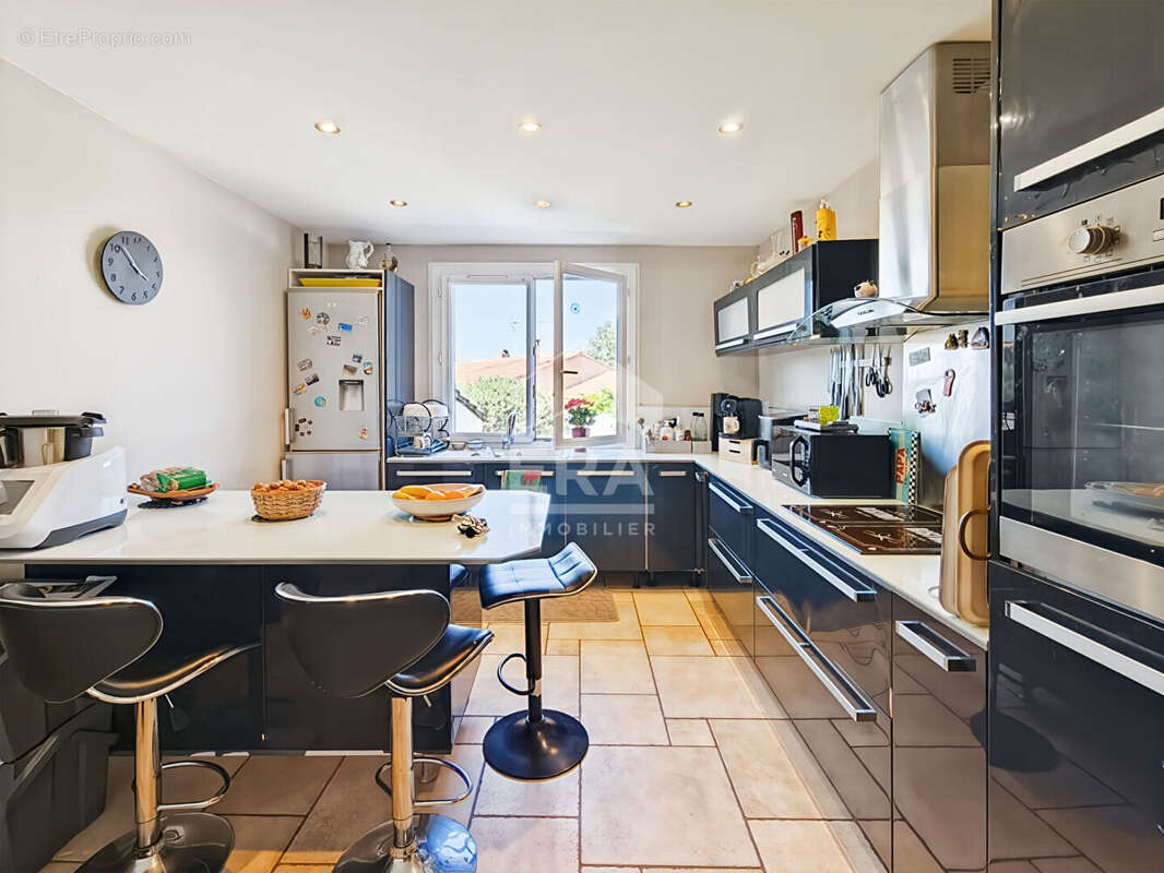Maison à CHATEAUNEUF-LES-MARTIGUES