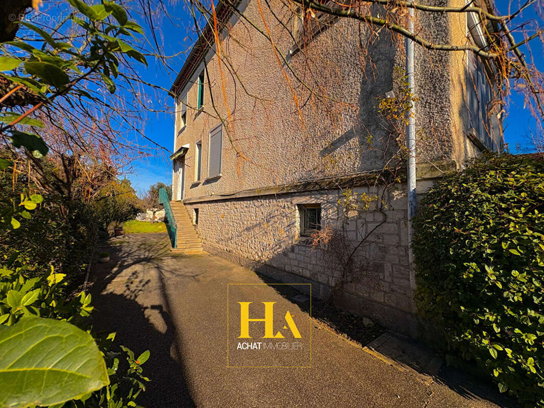 Maison à MONTELIMAR