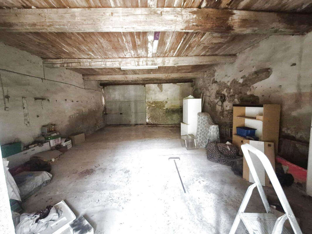 Maison de village avec cour, terrasse et immense garage   Azille (11700)   145 m2 habitables - photo 22