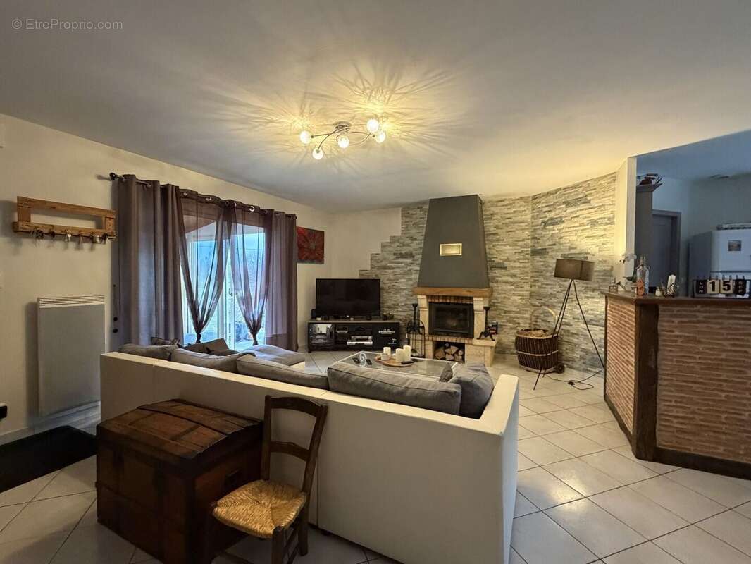 IMG7546 - Maison à SAINT-CHAMASSY