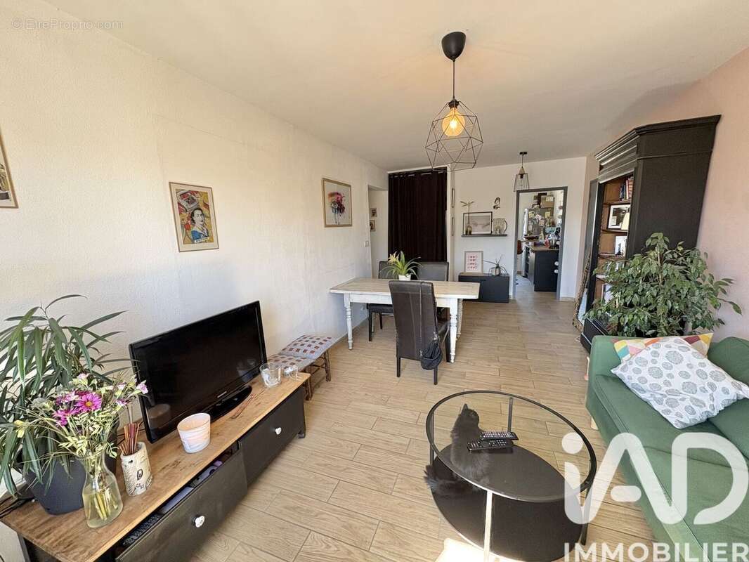 Photo 2 - Appartement à NIMES