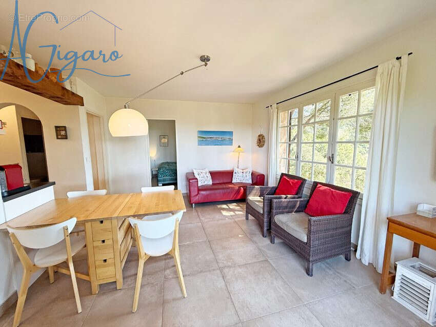 Appartement à LA CROIX-VALMER