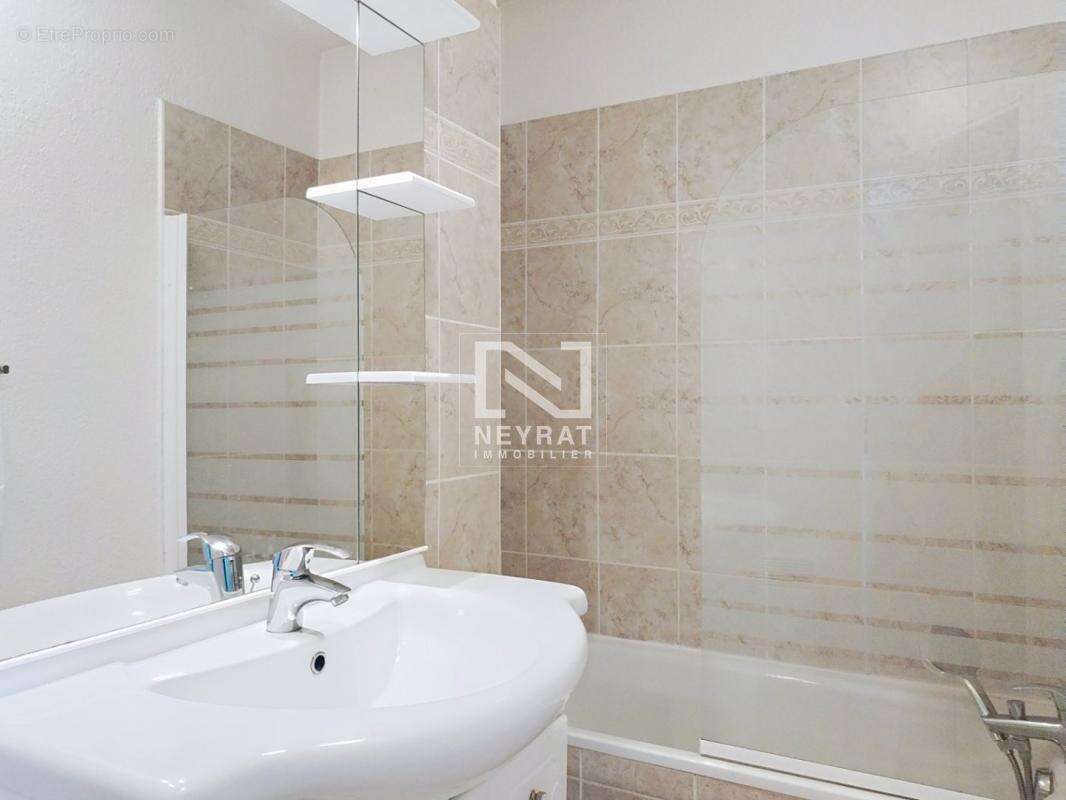 Appartement à MONTAUROUX