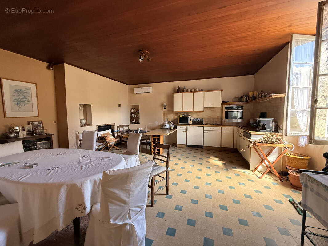 Maison à MEZIN