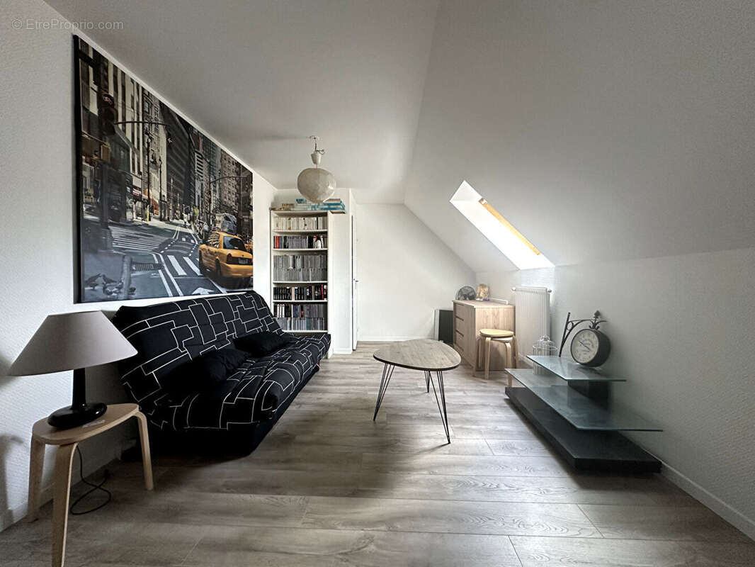 Maison à FONTENAY-LE-VICOMTE