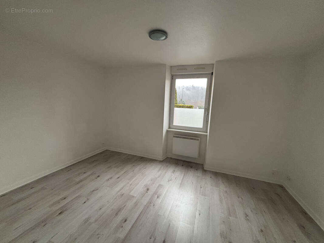 Appartement à DAMPIERRE-LES-BOIS