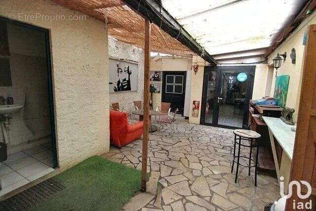 Photo 7 - Commerce à CALMONT