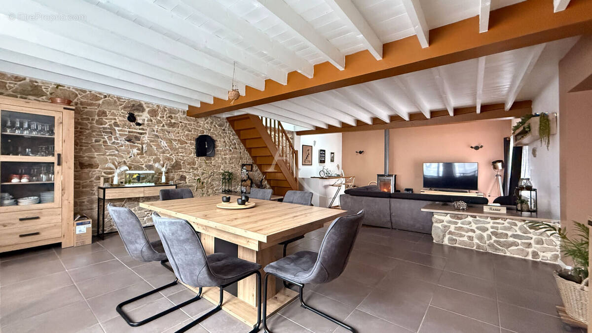Maison à VENANSAULT