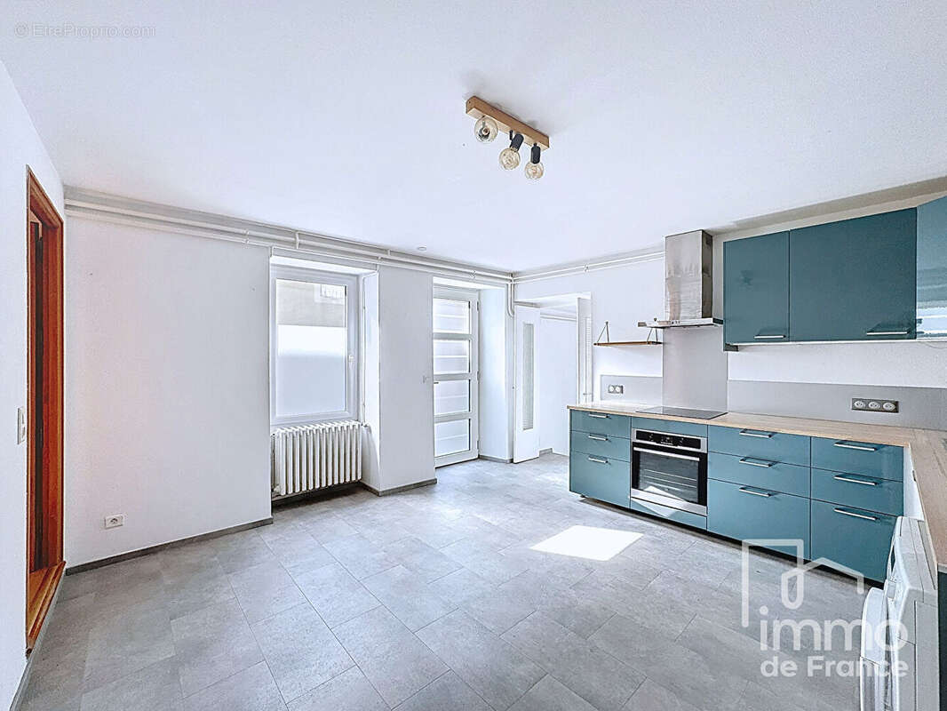 Maison à BELLEGARDE-SUR-VALSERINE