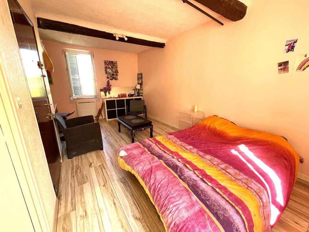 A Saisr Sur Toulon Ouest ! Coquet Appartement Type 1 - photo 2