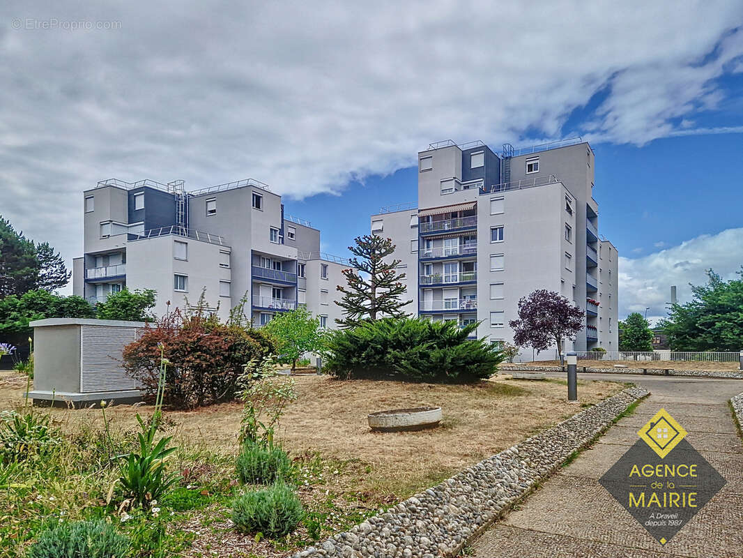 Appartement à QUINCY-SOUS-SENART