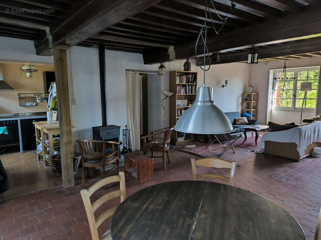 Maison à MONTREUILLON