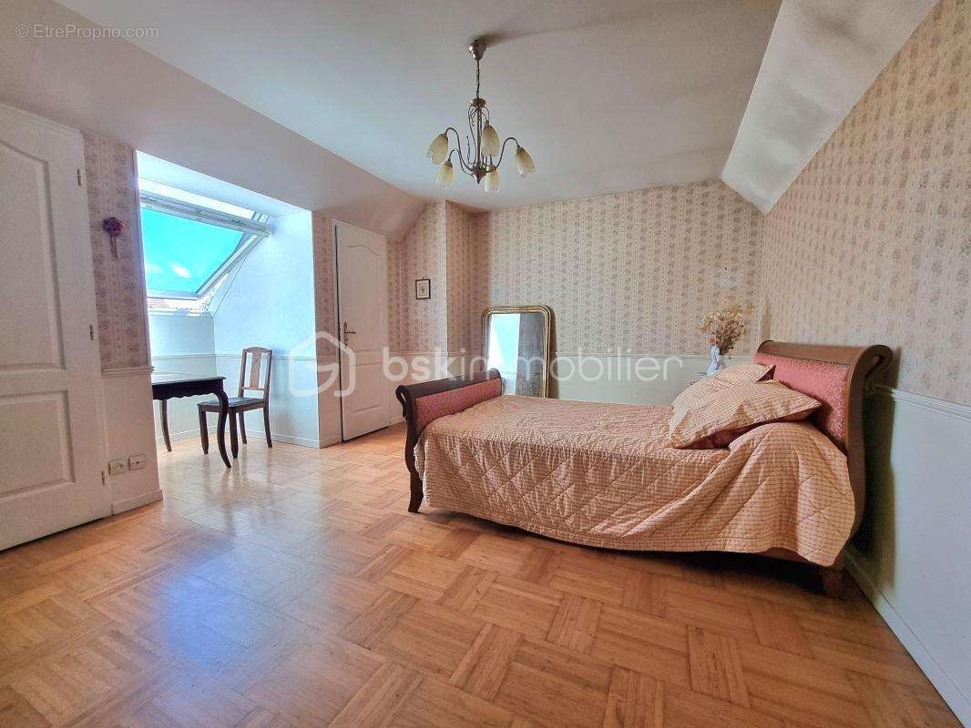 Maison à LE CHATELET-EN-BRIE