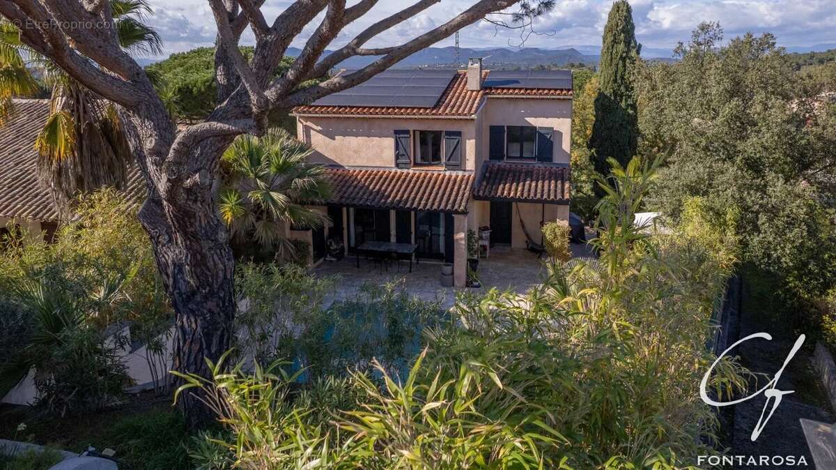 Maison à FREJUS