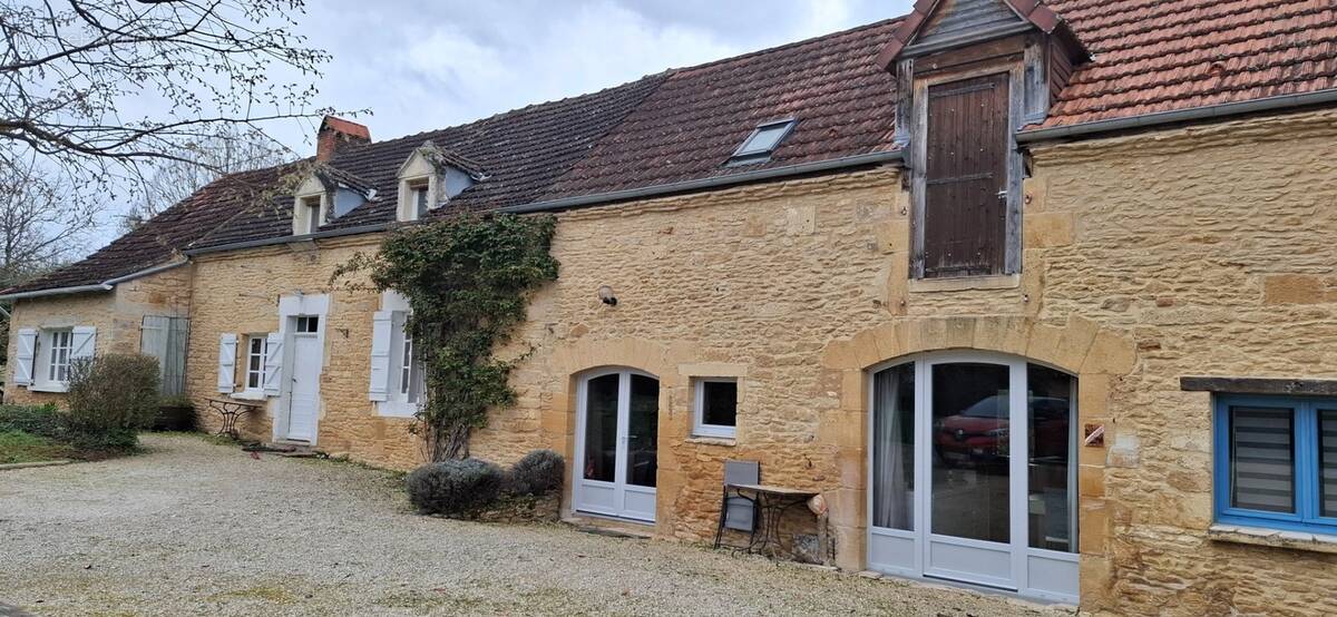 Maison à SAINT-GENIES