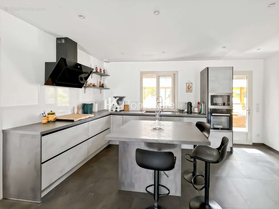 Maison à CARBON-BLANC