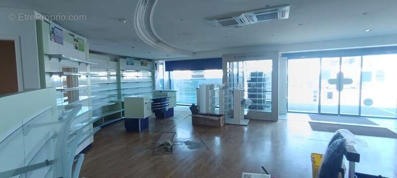 A vendre, immeuble commercial 160m2 libre, La Cotinière, Dpt Charente Maritime (17) - photo 2