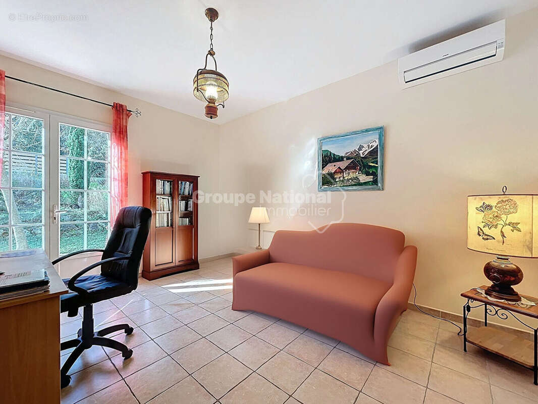 Maison à SAINT-RESTITUT