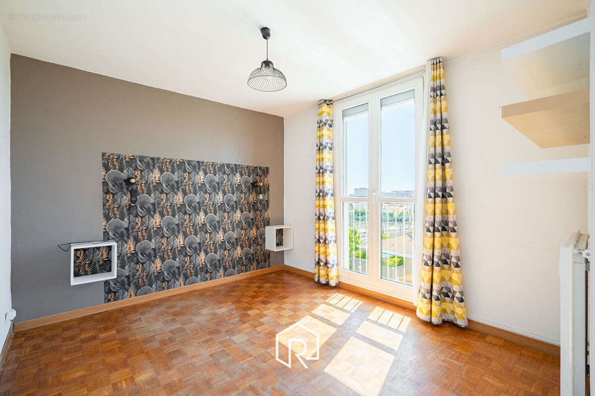 Appartement à MARSEILLE-12E