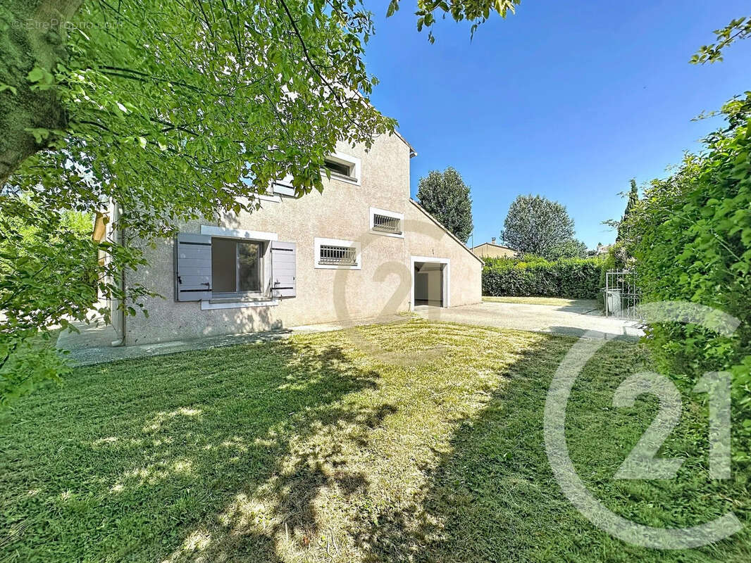 Maison 152 m² à Aramon  - photo 4