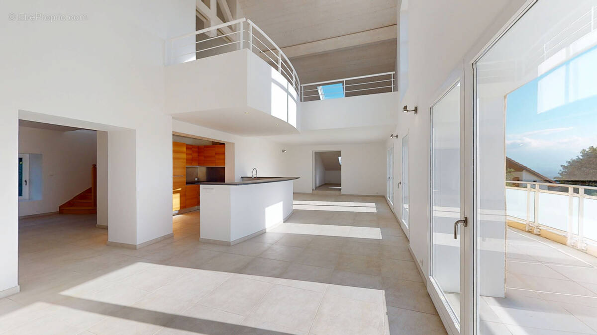 Appartement à CRANVES-SALES