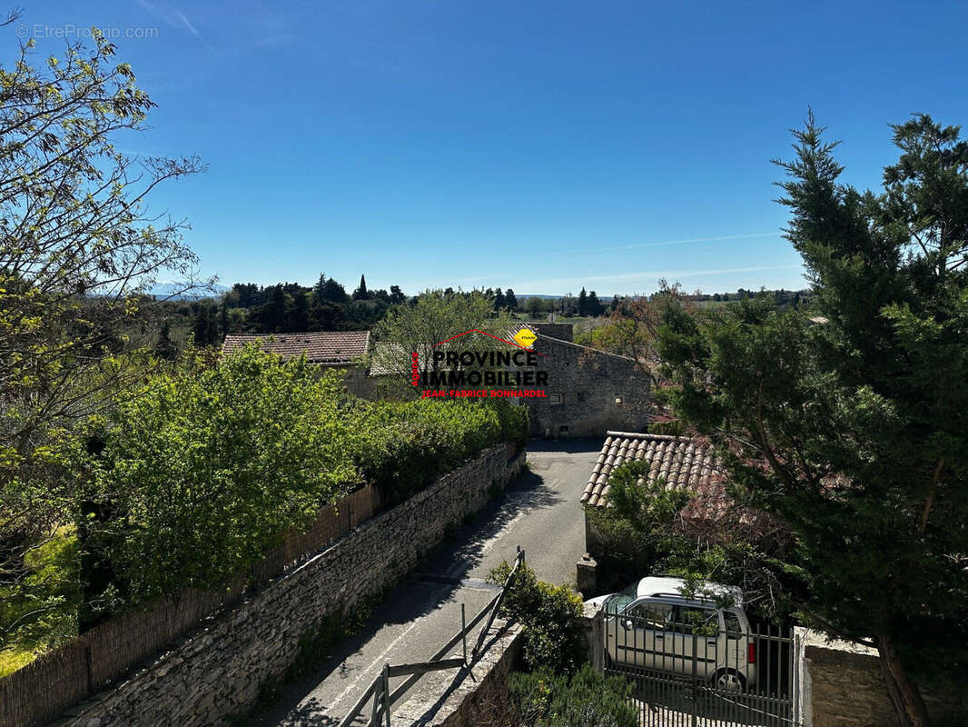 Maison 191 m² à Taulignan  - photo 4