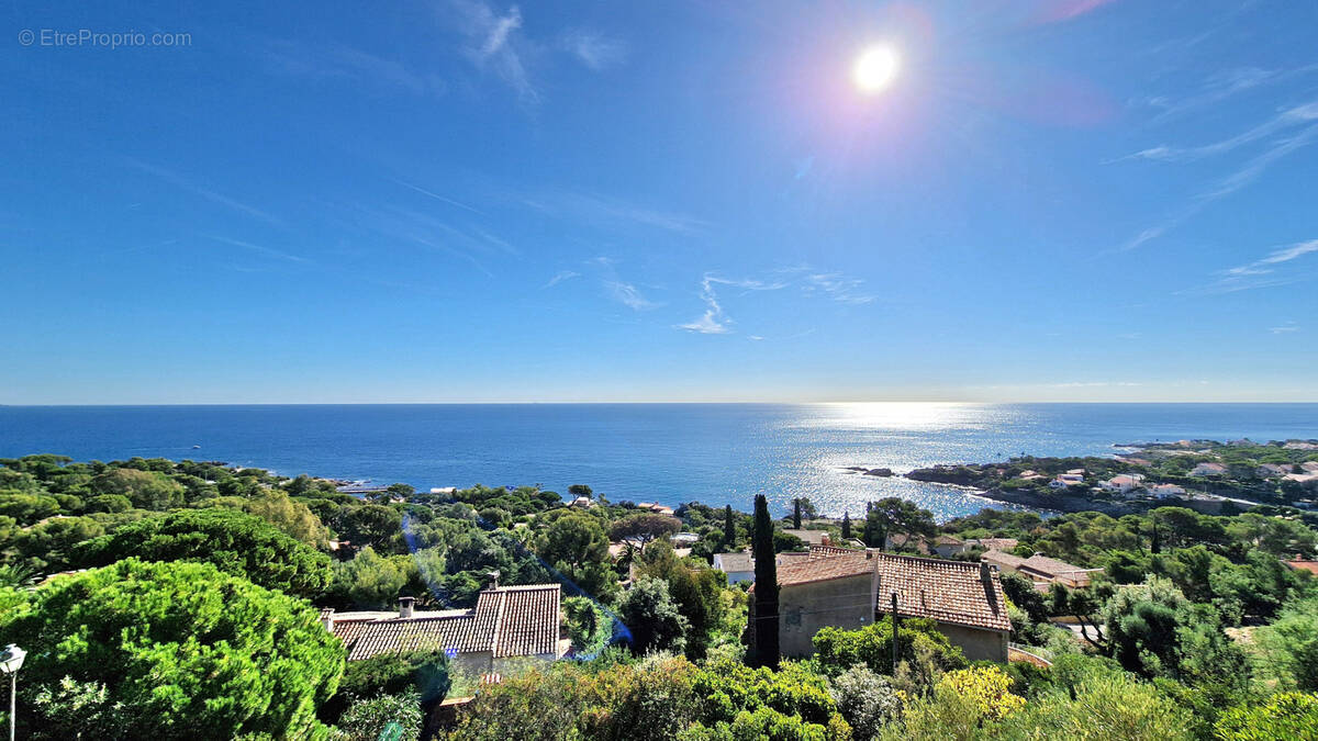 Maison à LES ISSAMBRES