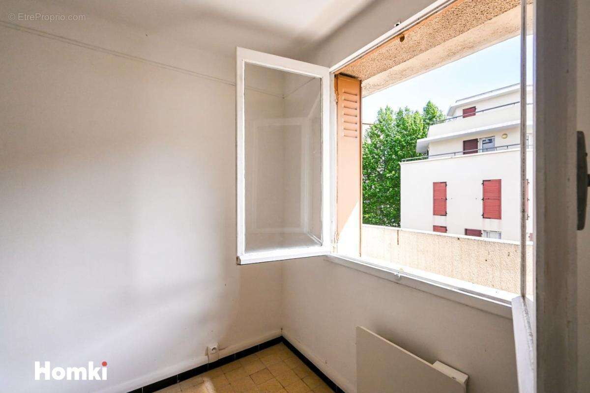 Appartement à MARSEILLE-5E