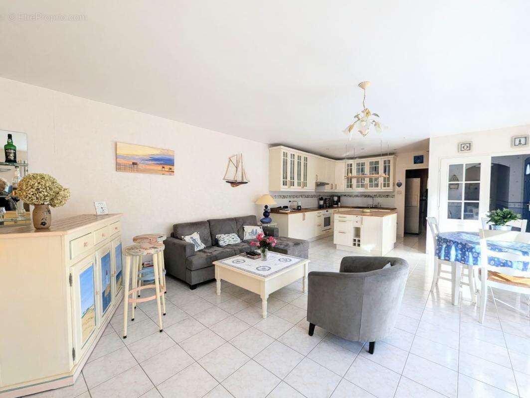 Maison à LES MATHES