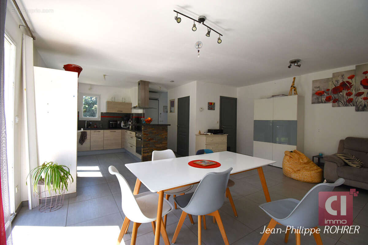 Maison à FLASSANS-SUR-ISSOLE