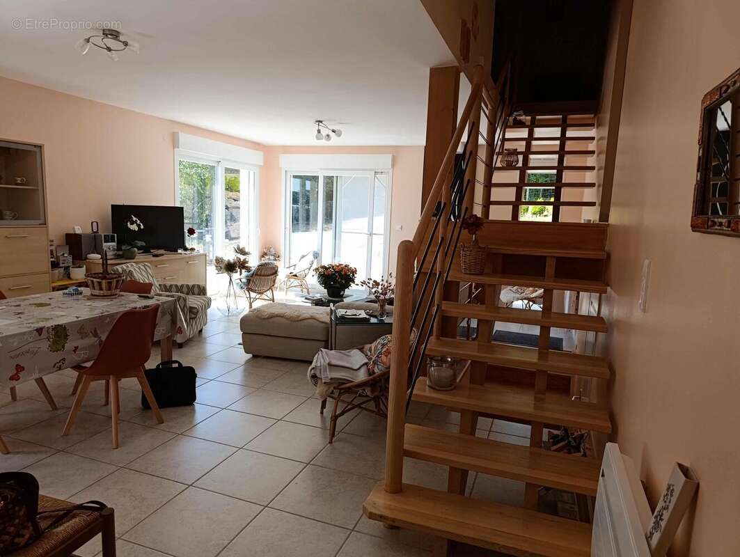 Maison 117 m² à Crepand  - photo 9