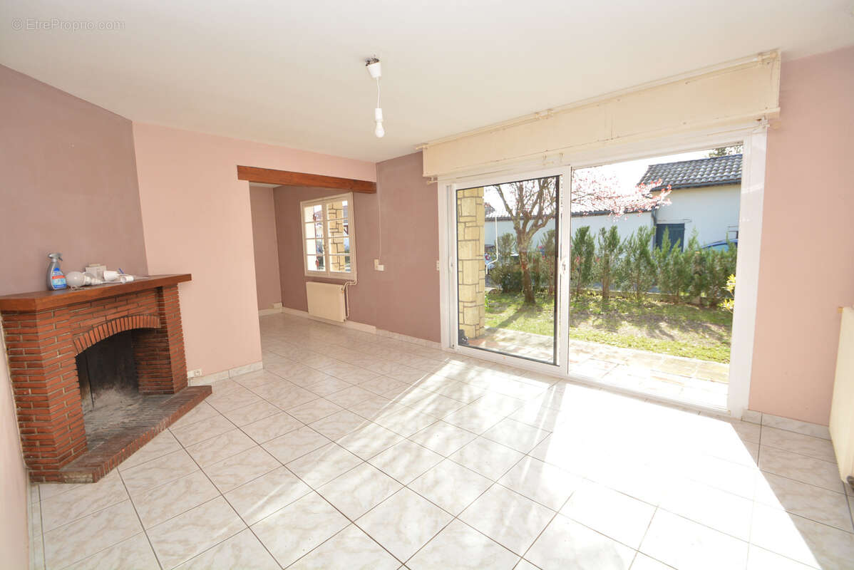 Maison à ARES