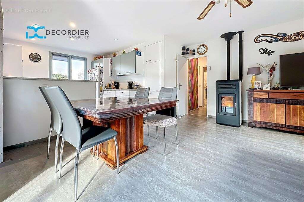 Maison à NEUVECELLE