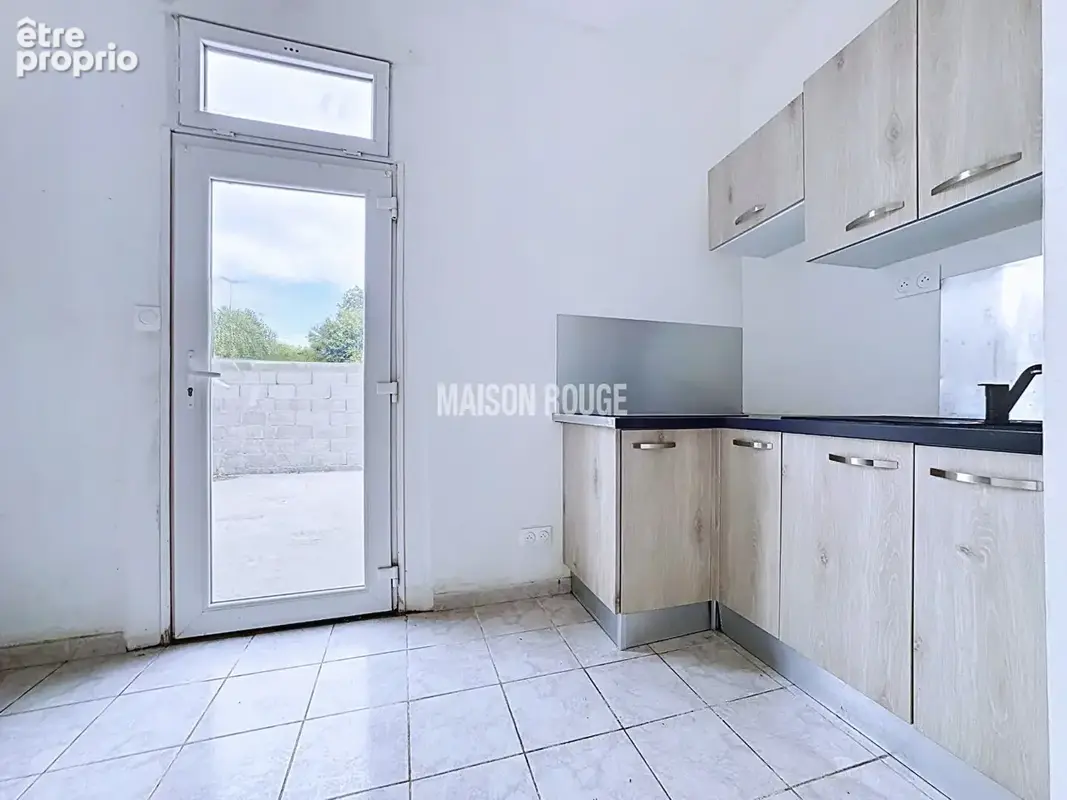 Maison de caractère en pierre - Bourg de Plouézec - Jardin, terrasse et stationnement - photo 3