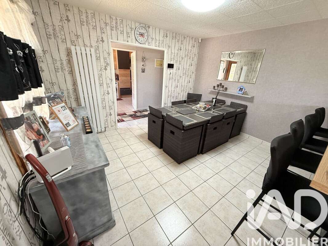Maison 131 m² à Saulzais-Le-Potier  - photo 8
