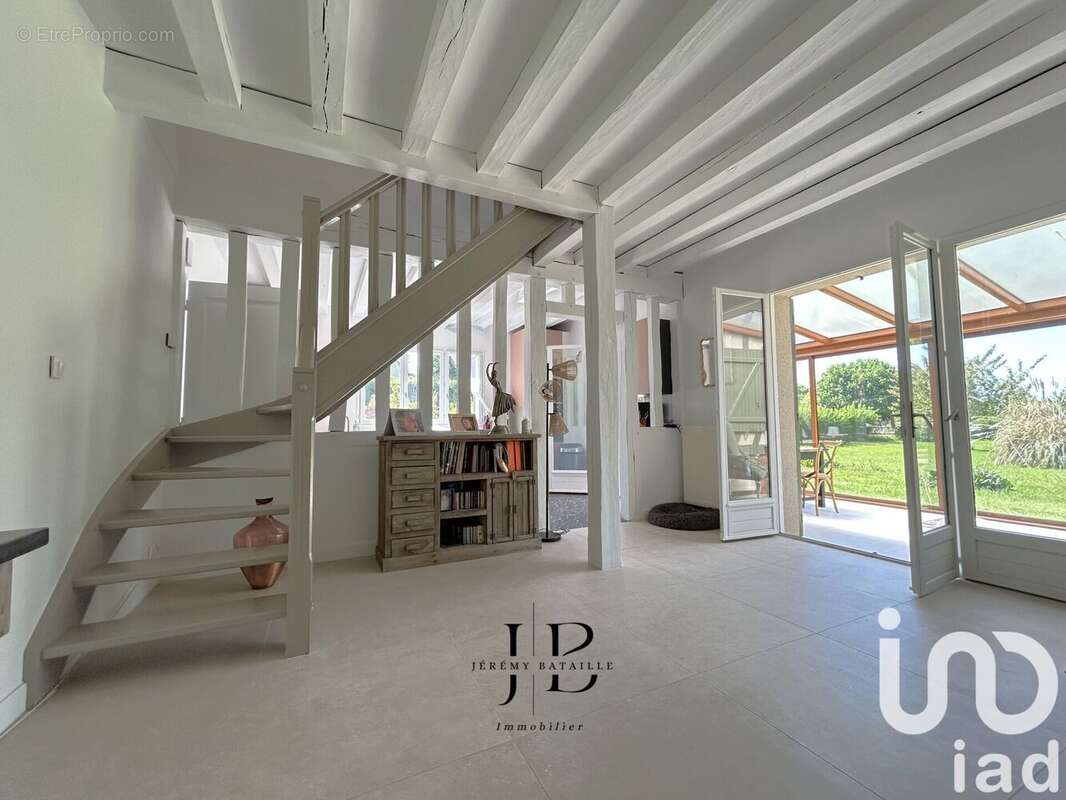 Maison 185 m² à Bonneville-Sur-Touques  - photo 5