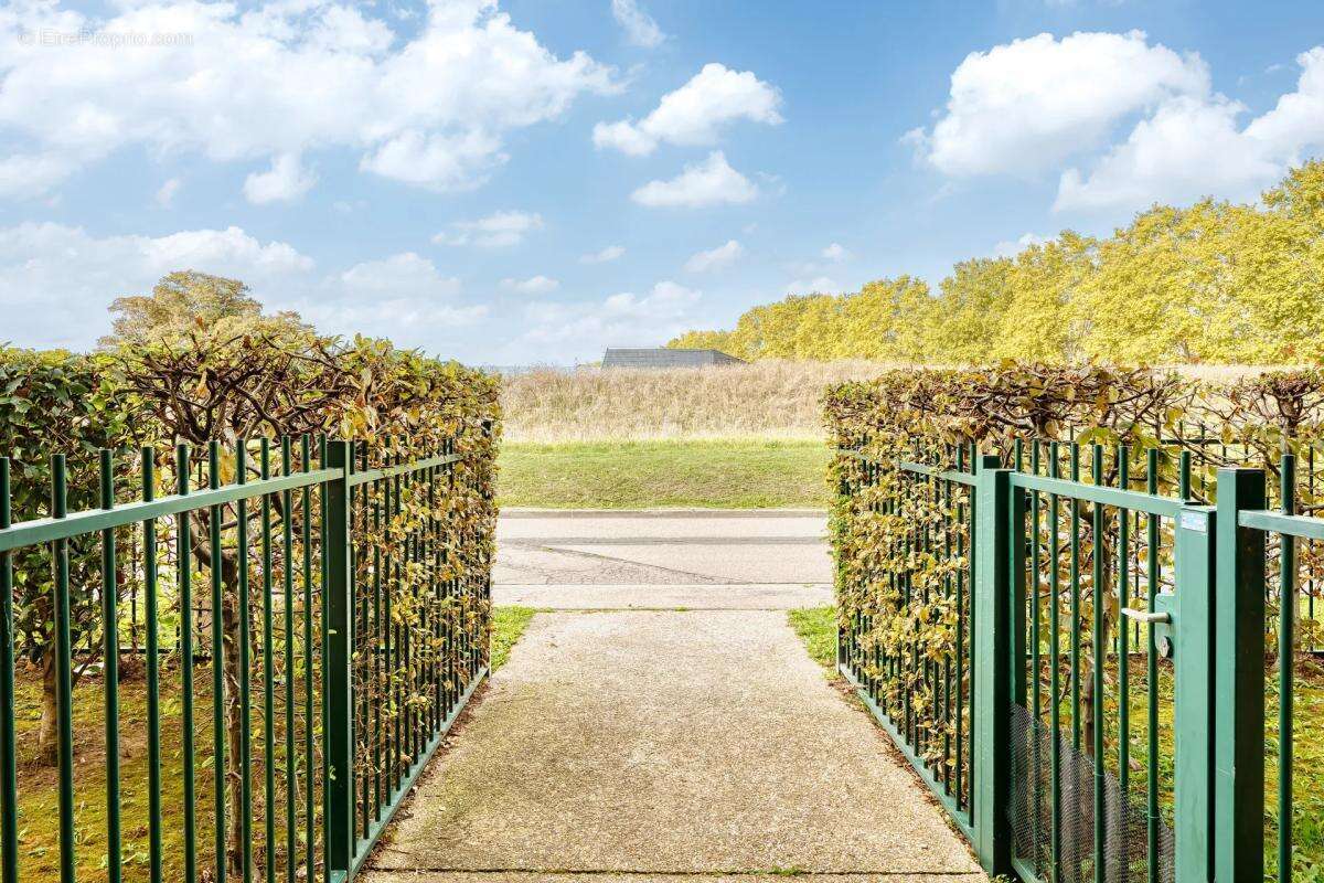 Appartement à VAL-DE-REUIL