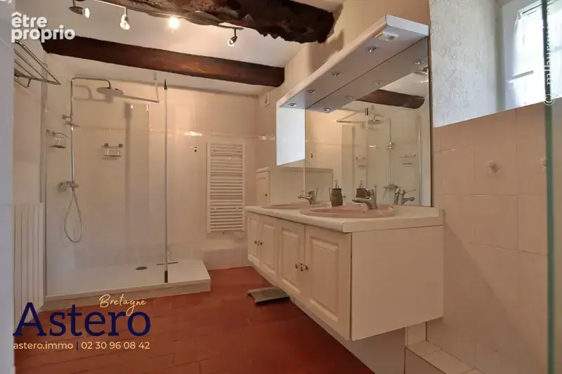 Languidic-longere-dependances-puit-207m²-quatre chambres - photo 10