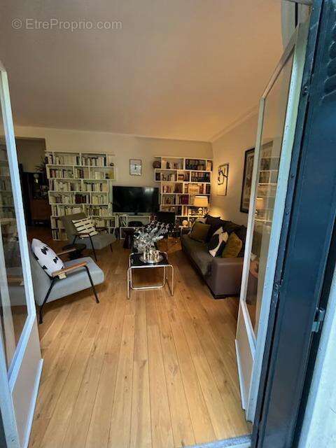 Appartement à PARIS-15E