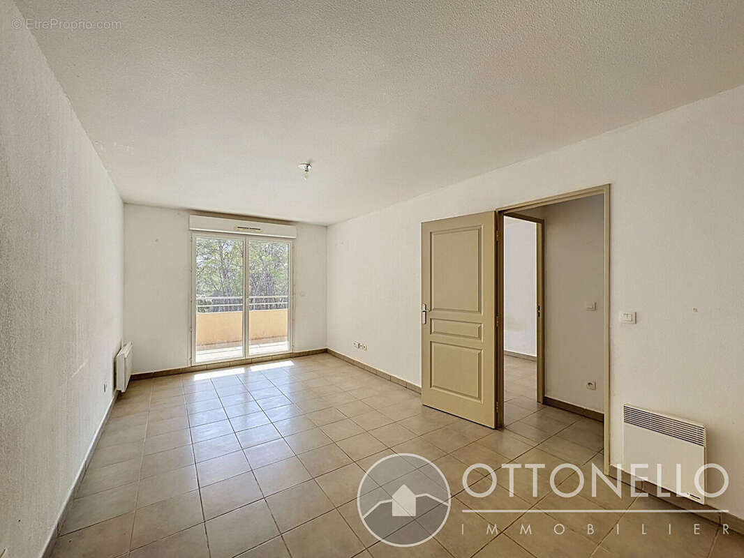 Appartement Roquebrune Sur Argens 2 pièces 40 m2 avec terrasse et deux parkings - photo 2