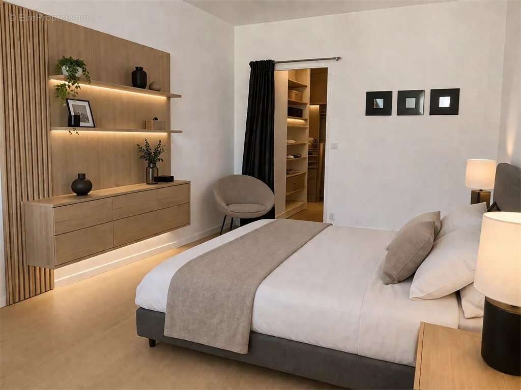 Appartement à PARIS-16E