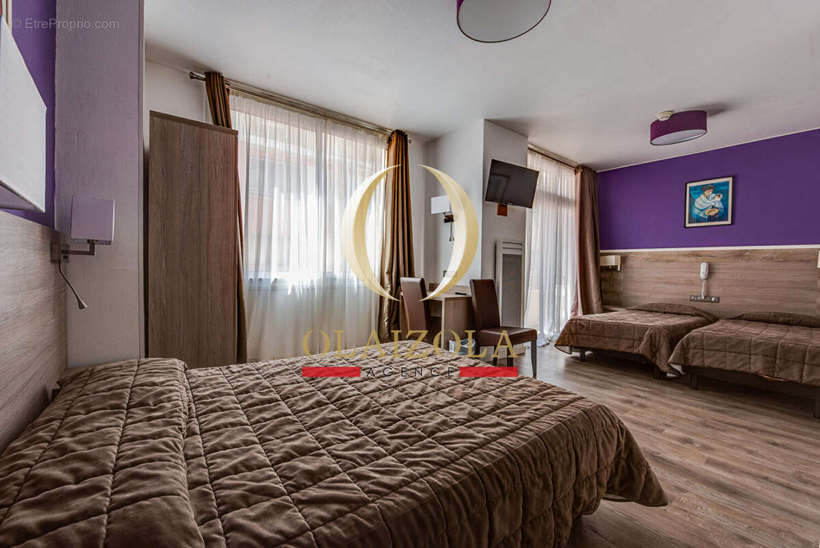 Lourdes - immeuble d'hotel : 2760m2 - 96 chambres - photo 13