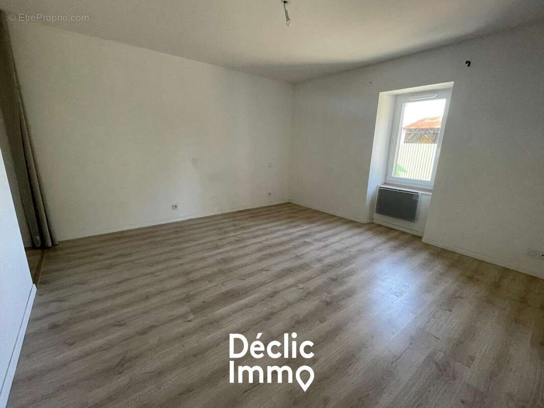 Maison à LES PINEAUX