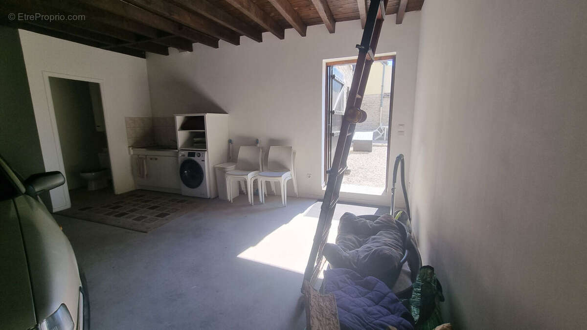 Maison à MOULINS-EN-TONNERROIS