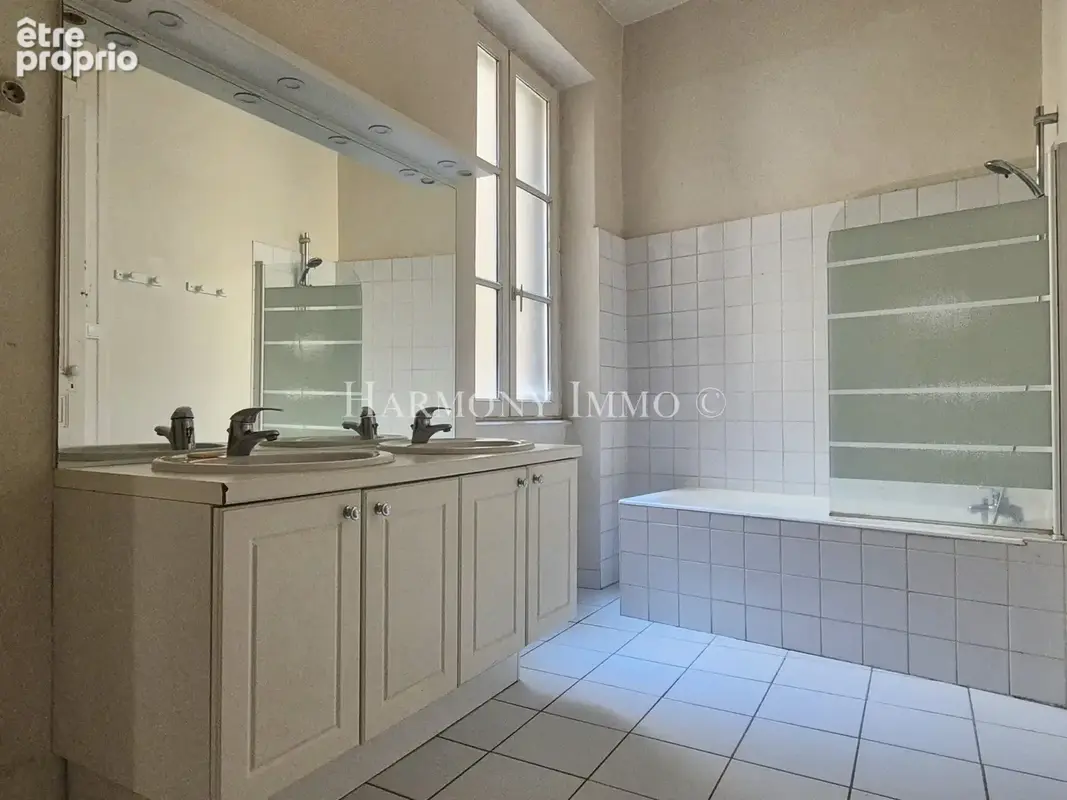 Bel appartement ancien de 167 m2 en dernier étage à 2 pas de la place Bellecour - photo 12