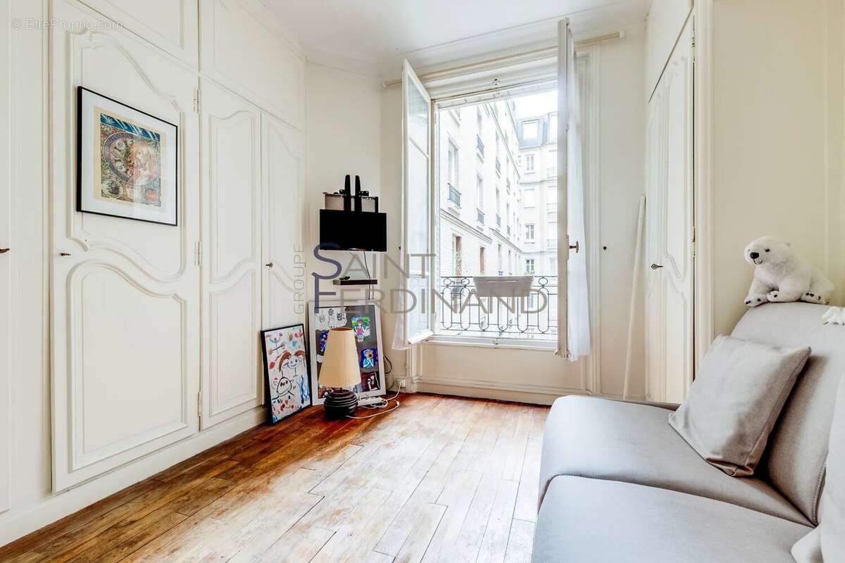 Appartement à PARIS-12E