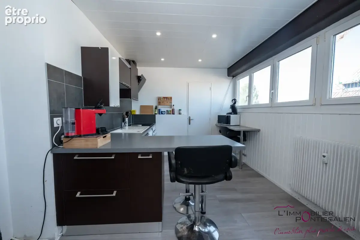 Pontarlier - proche toutes commodites - appartement de type 3 : cave, balcon - photo 10