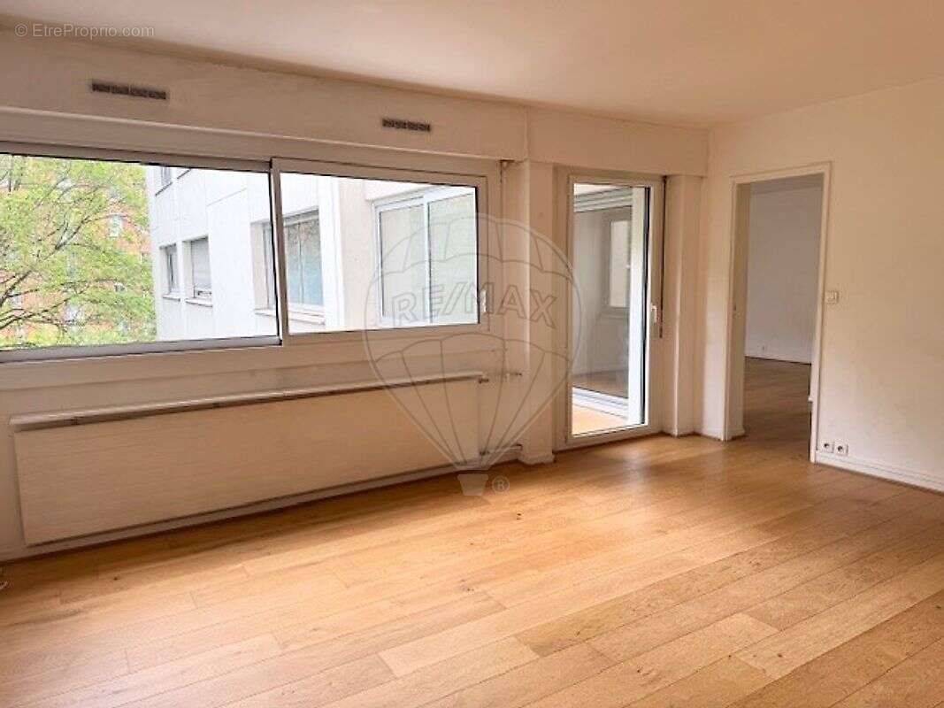 Appartement à PARIS-10E